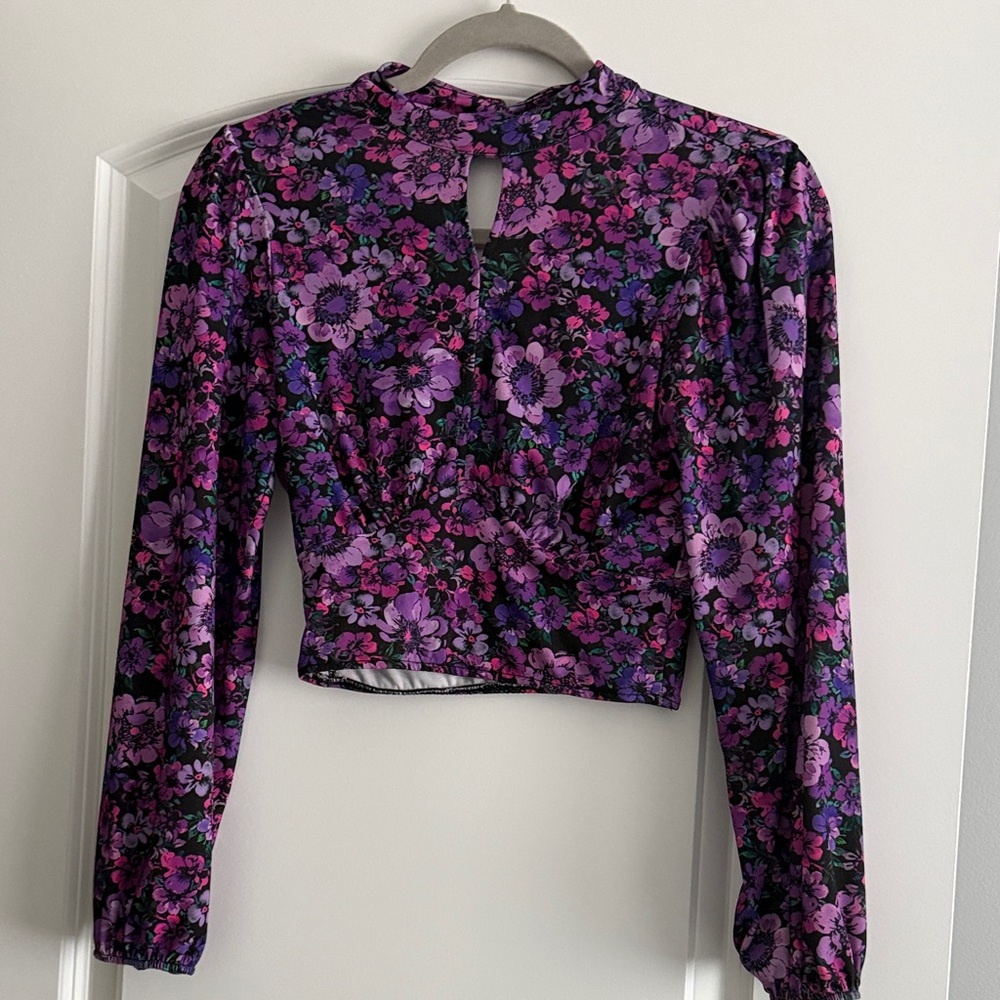 Bershka Black and Purple Floral Long-Sleeve Cropped Top